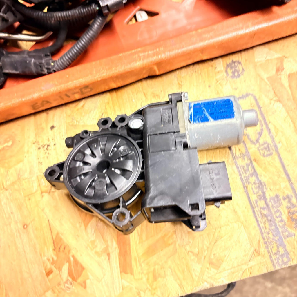 HYUNDAI I40 2017 WINDOW MOTOR REGULATOR REAR LEFT PASSENGER SIDE 834503Z010