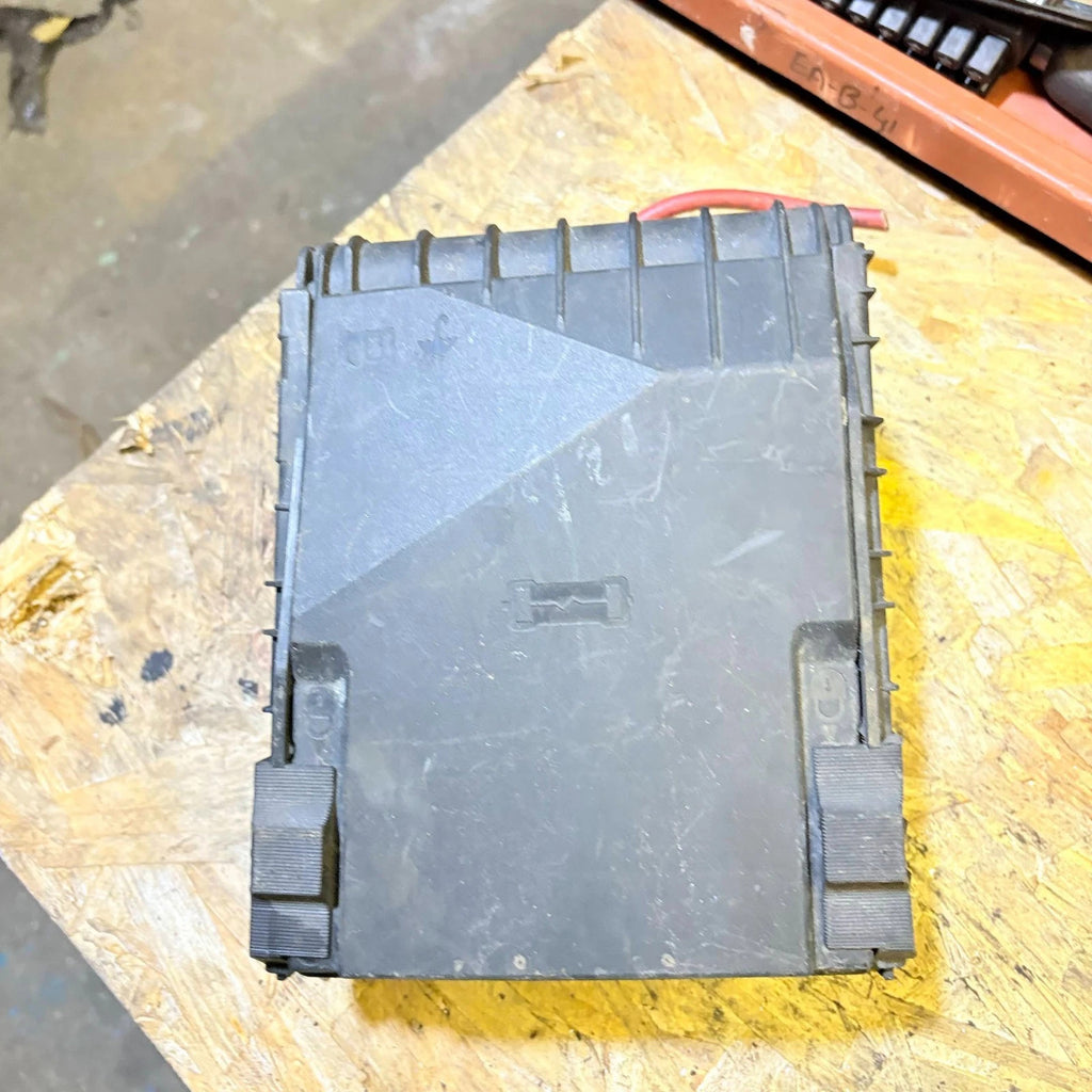 2006 - 2010 VolksWagen Passat Fuse Box Relay Control Module 1K0 937 125 A