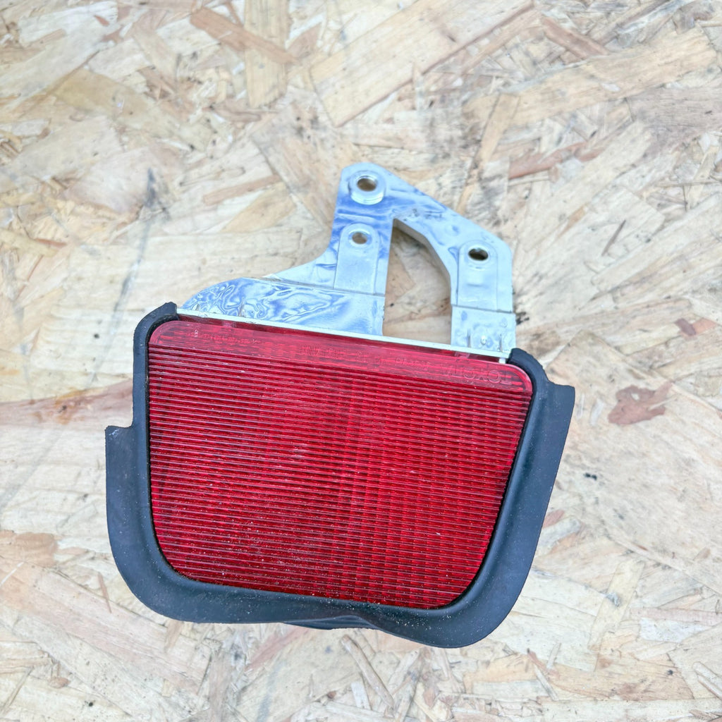 TOYOTA Avensis 2 Generation (2002-2009) Rear cover light