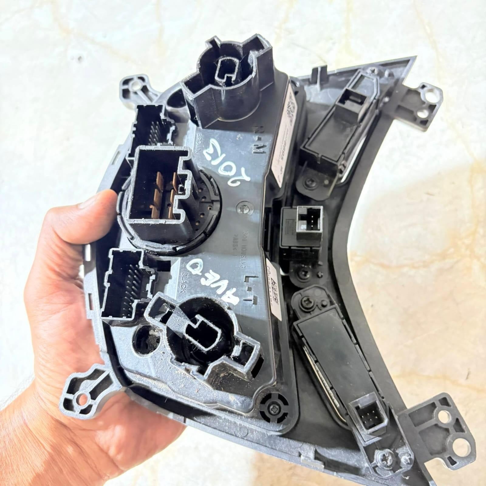 Chevrolet Aveo Mk2 T300 2011-2015 Heater A/C Climate Control Panel 95076695