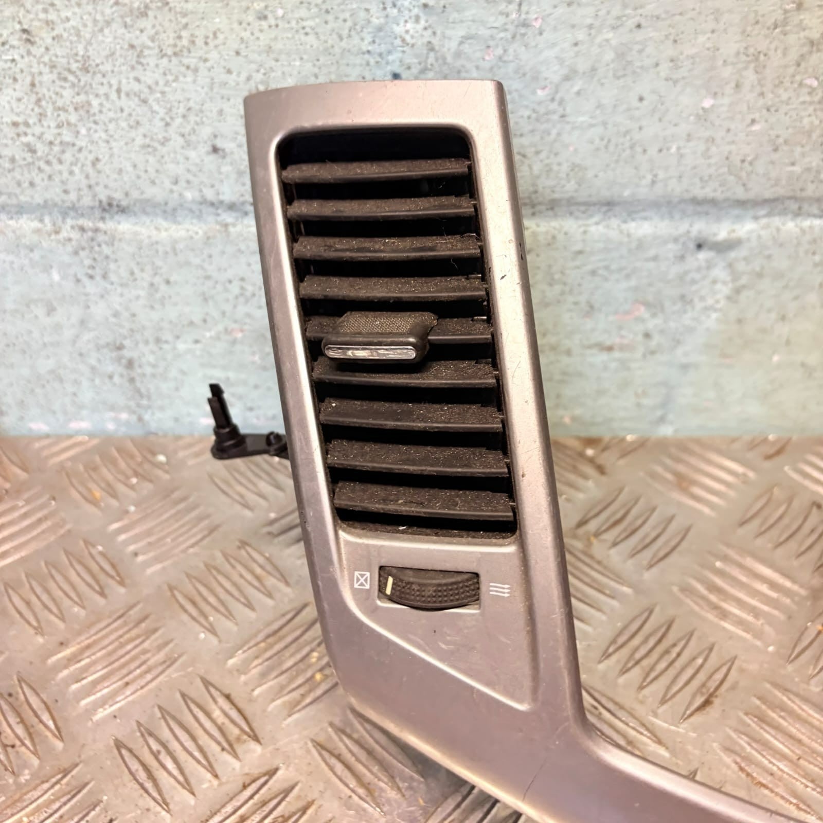 CHEVROLET CRUZE DASHBOARD AIR VENTS 94567907/21926321 2010