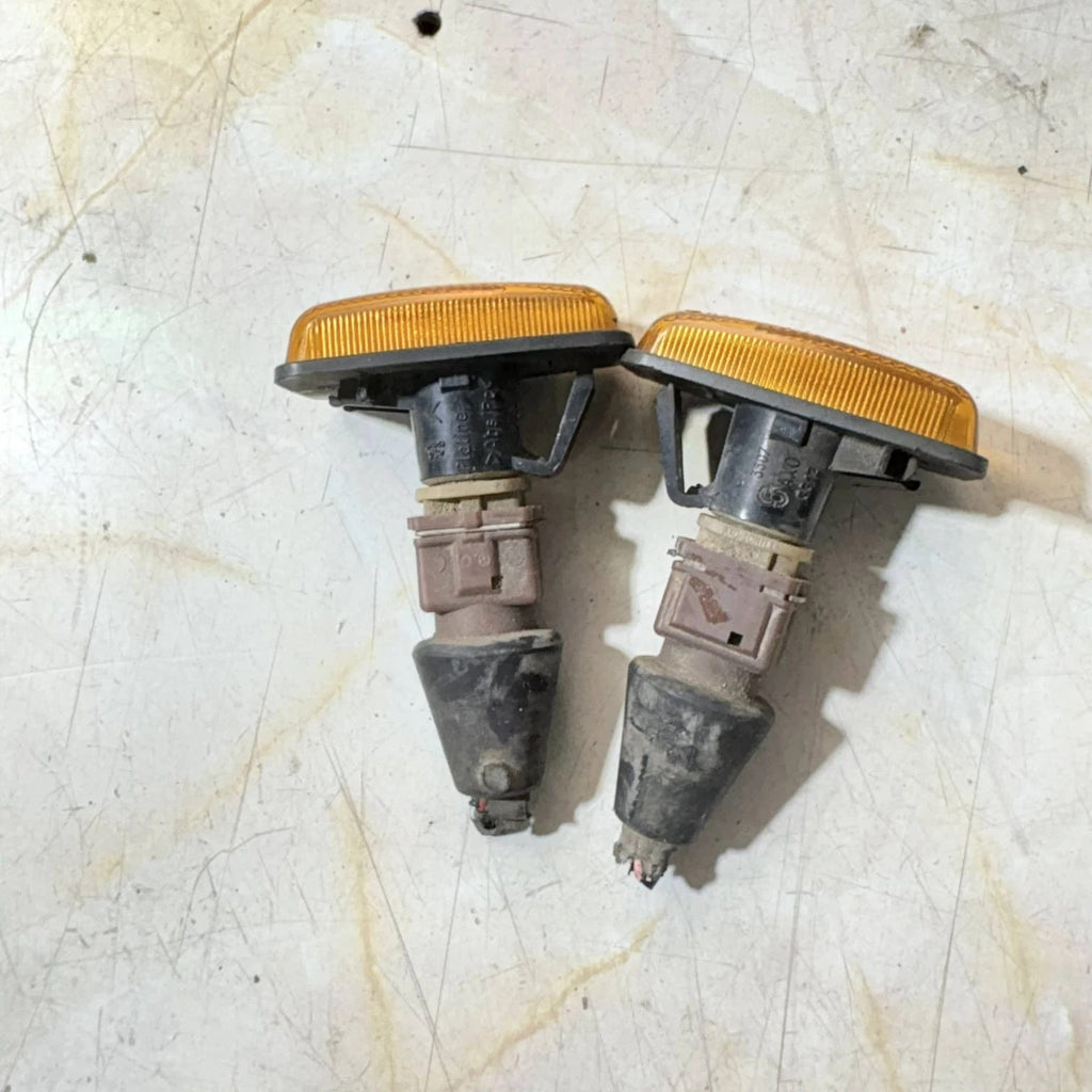 Peugeot Partner Left & Right Side Indicator 0191081 (2PIC)