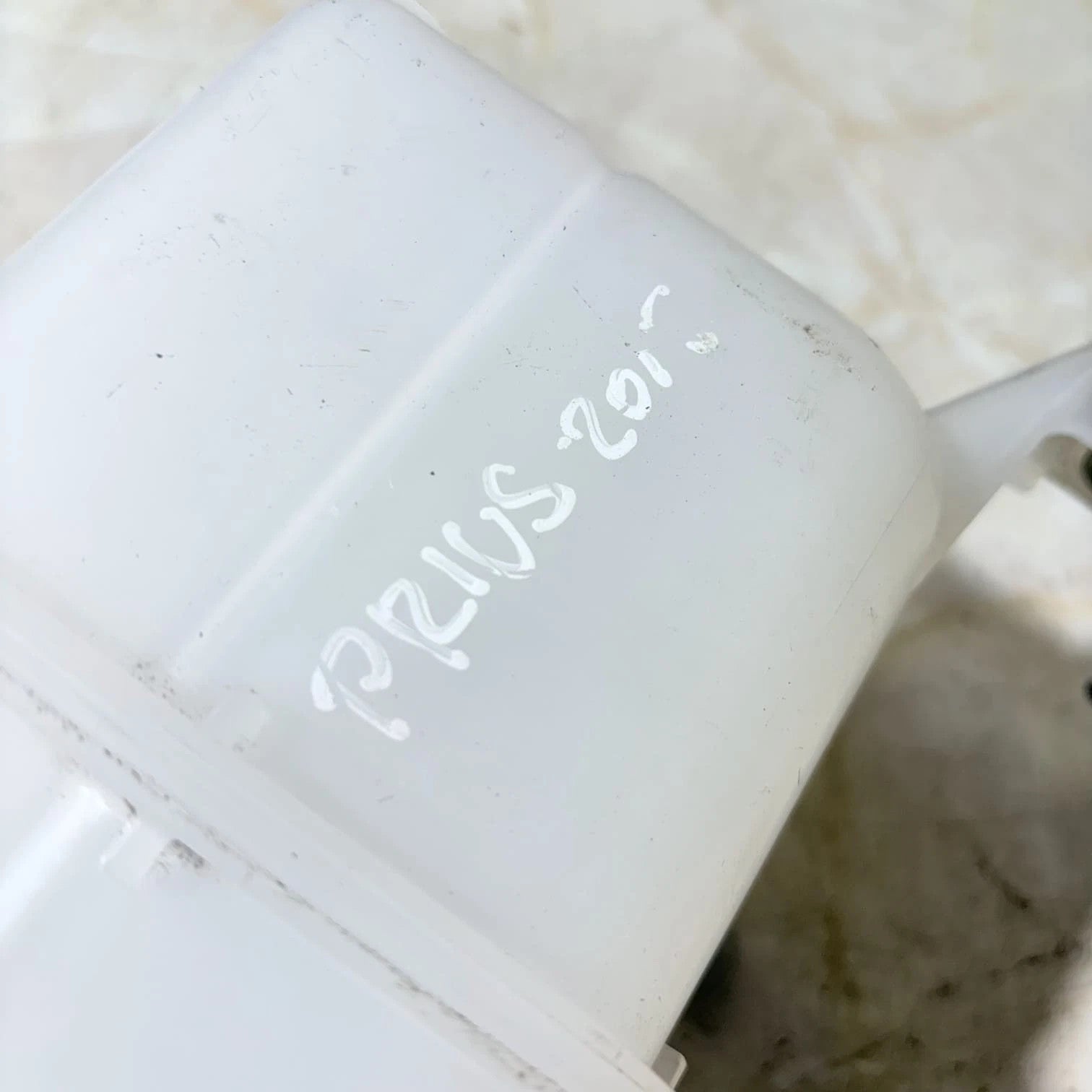 TOYOTA PRIUS 2013 1.8 HYBRID HEADER WATER COOLANT EXPANSION BOTTLE TANK & PIPE