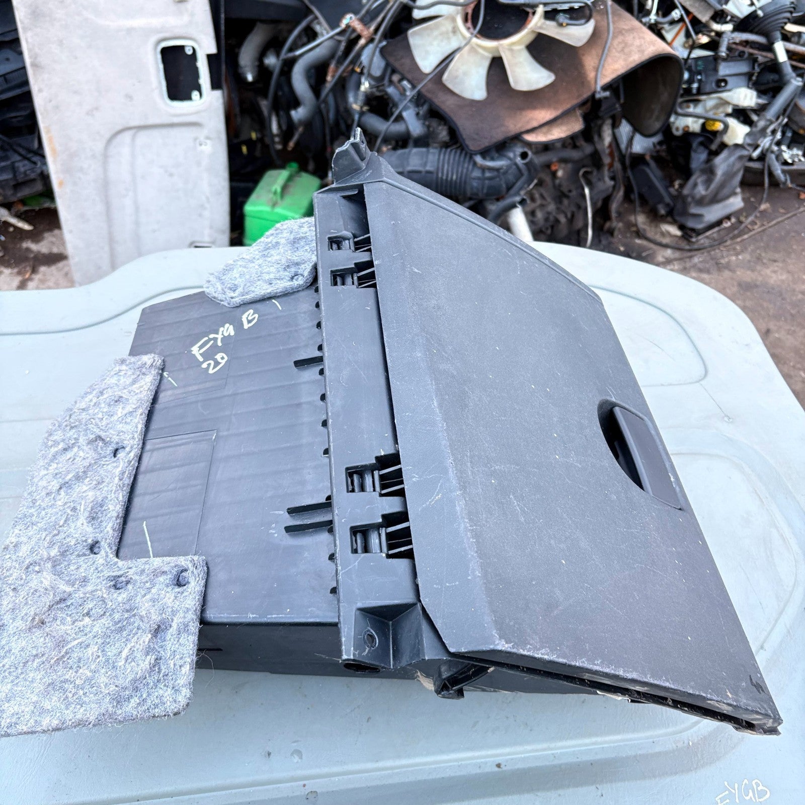 HYUNDAI I20 2009 GLOVE BOX STORAGE COMPARTMENT 84529-1J900