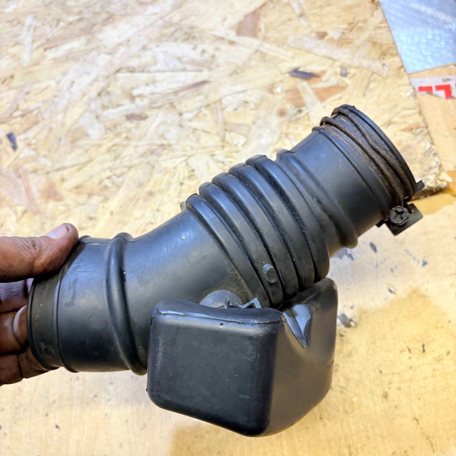 Hyundai i20 2011 Intake Pants (Air Pipe)(Air Pipe) 281381j1001
