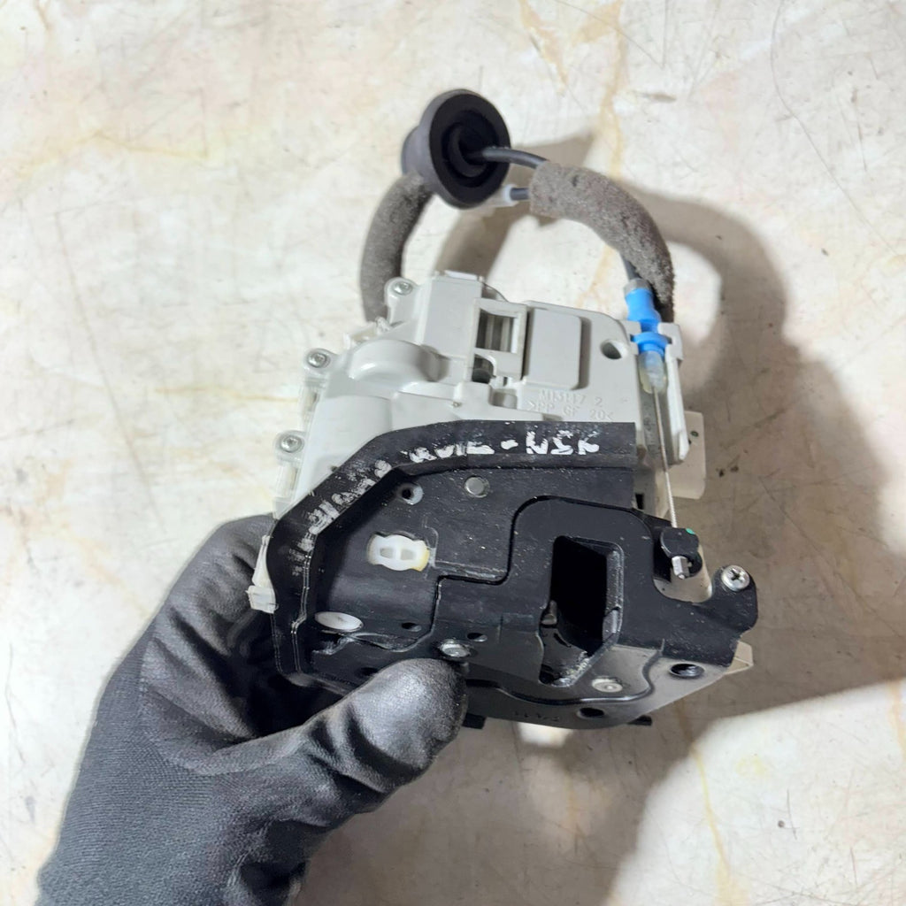 2016 AUDI A3MK3 (8V) PASSENGER FRONT DOOR LOCK CATCH 8X2837015B