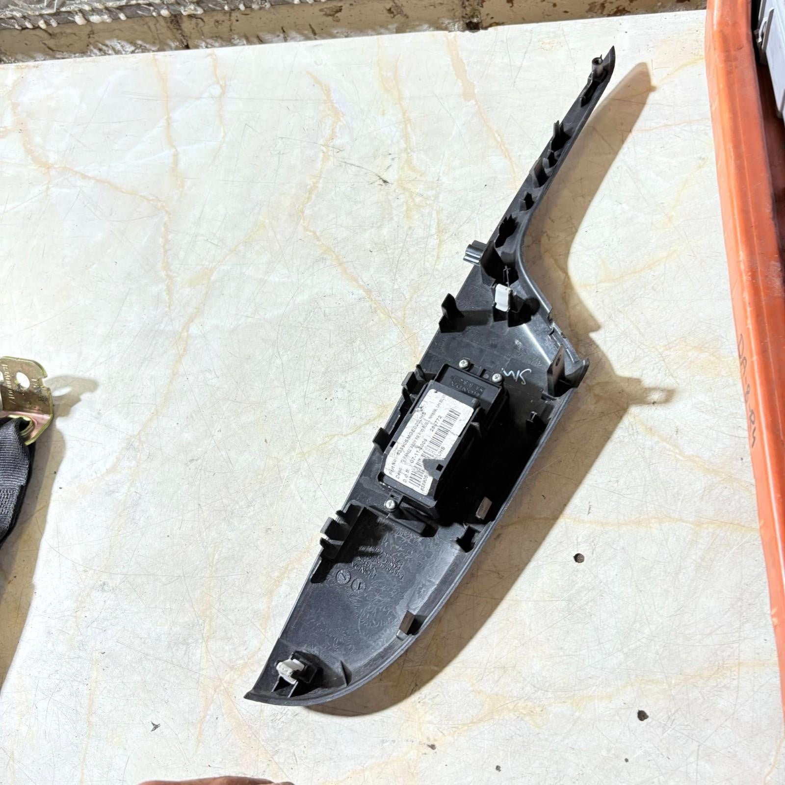 Honda Civic MK8 05-12 Front Passenger Electric Window Switch Trim 83590-SMG-E010