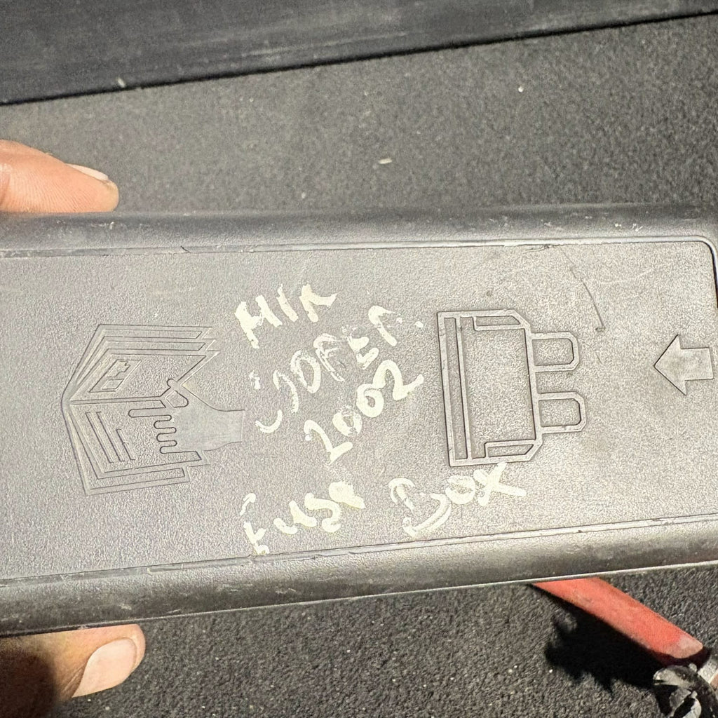 MINI Cooper R50/R53 03-06 R52 Conv 04-08 Engine Fuse Box Cover 61136906606