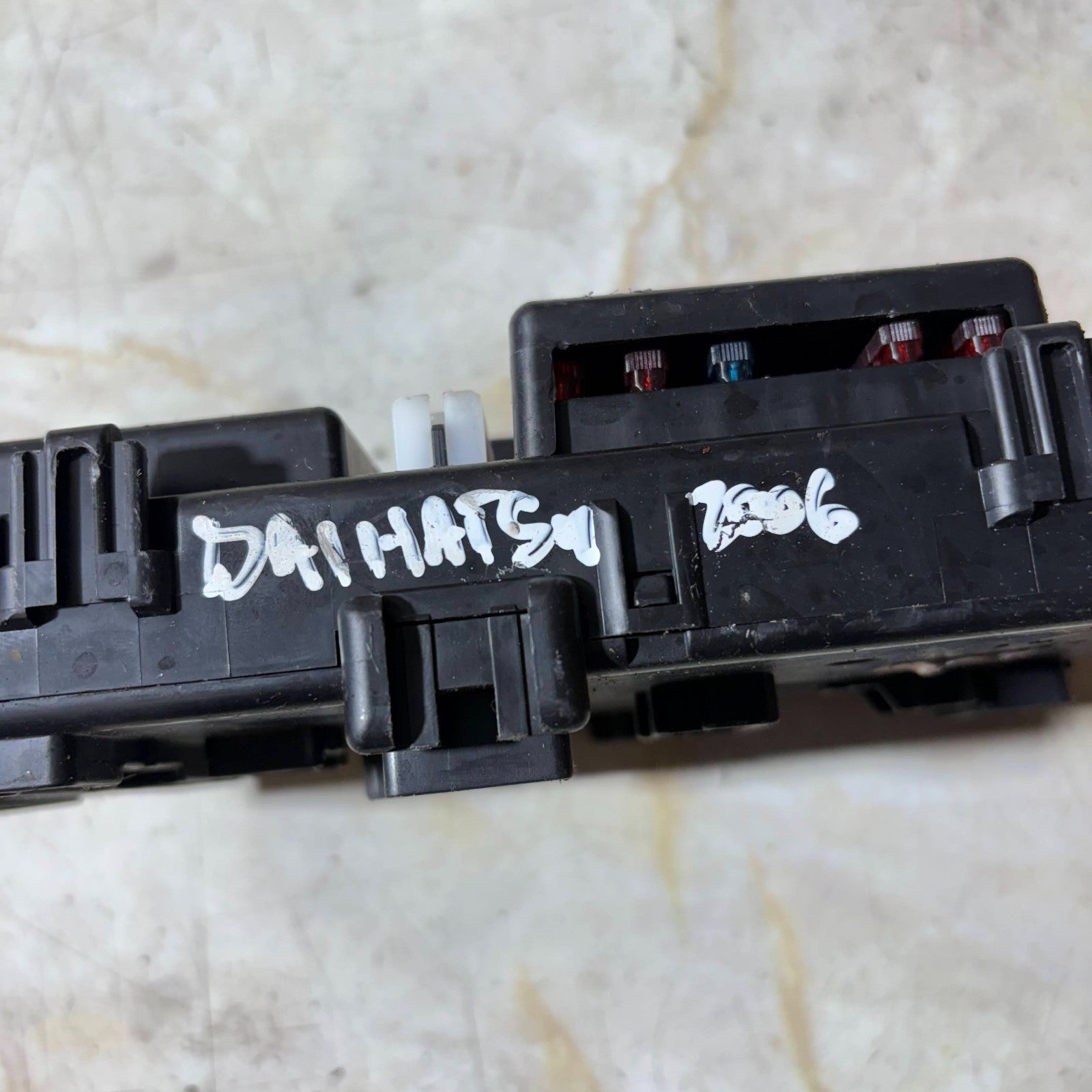 Daihatsu Fuse box 82600-87411 2000-2006