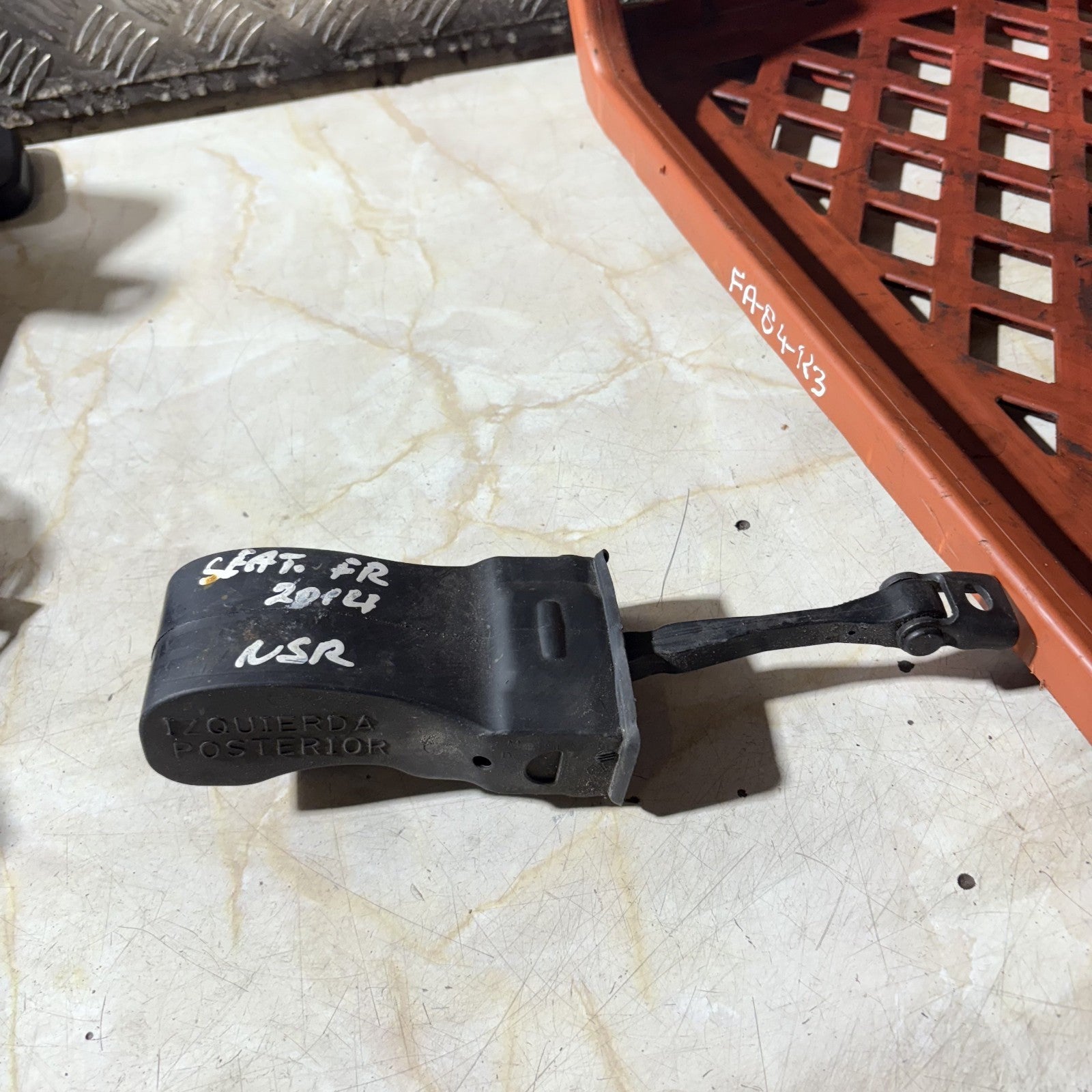 2008-2014 SEAT LEON FR REAR DOOR CHECK STRAP