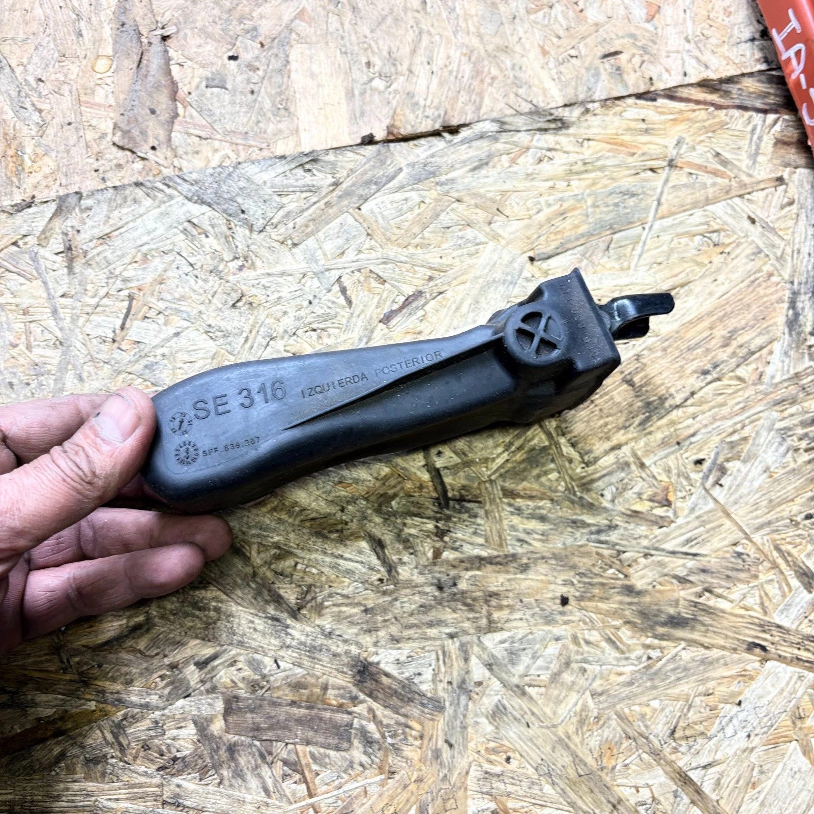 CUPRA FORMENTOR 2020-ON Rear Left Door Check Strap Stopper 5FF839267