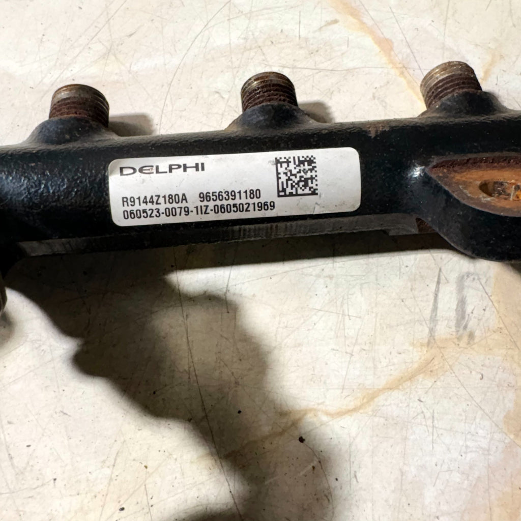 PEUGEOT 407 ENGINE FUEL RAIL 9656391180 2004-2011