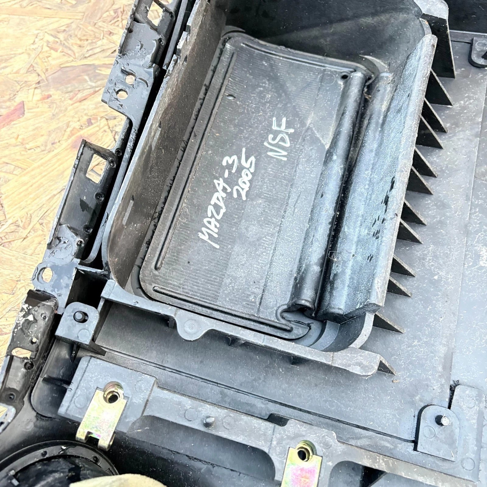 Mazda 3 NS Passenger Front Dash Top Cover 2004?2009 B32H-60350