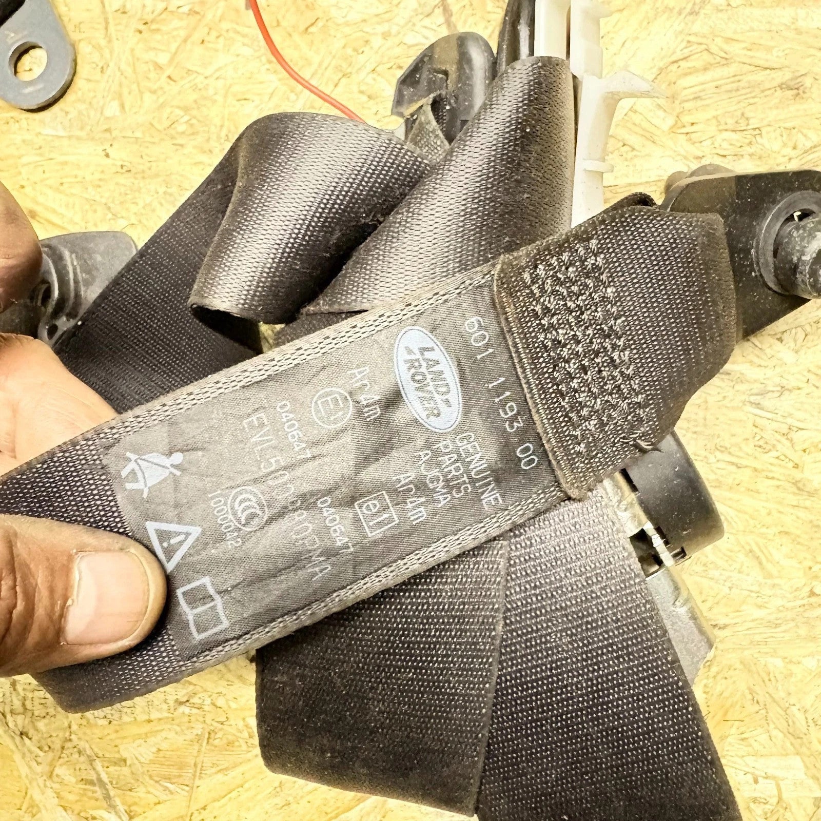 Land Rover Discovery 3 L319 2005-2009 Rear Right Seat Belt 601119300