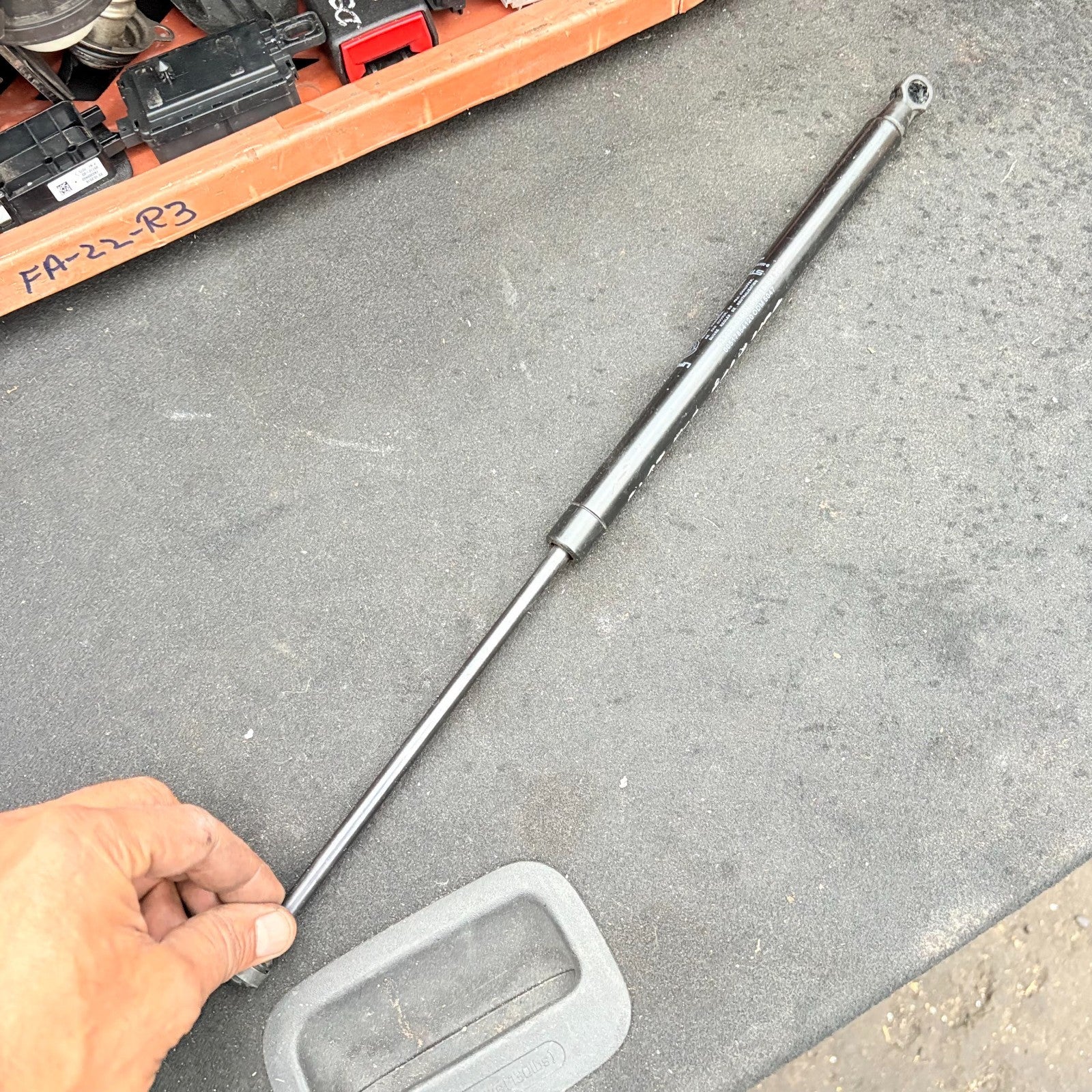 Fiat 500 Tailgate Gas Struts Rear Left Side 00517854120 2007-2024