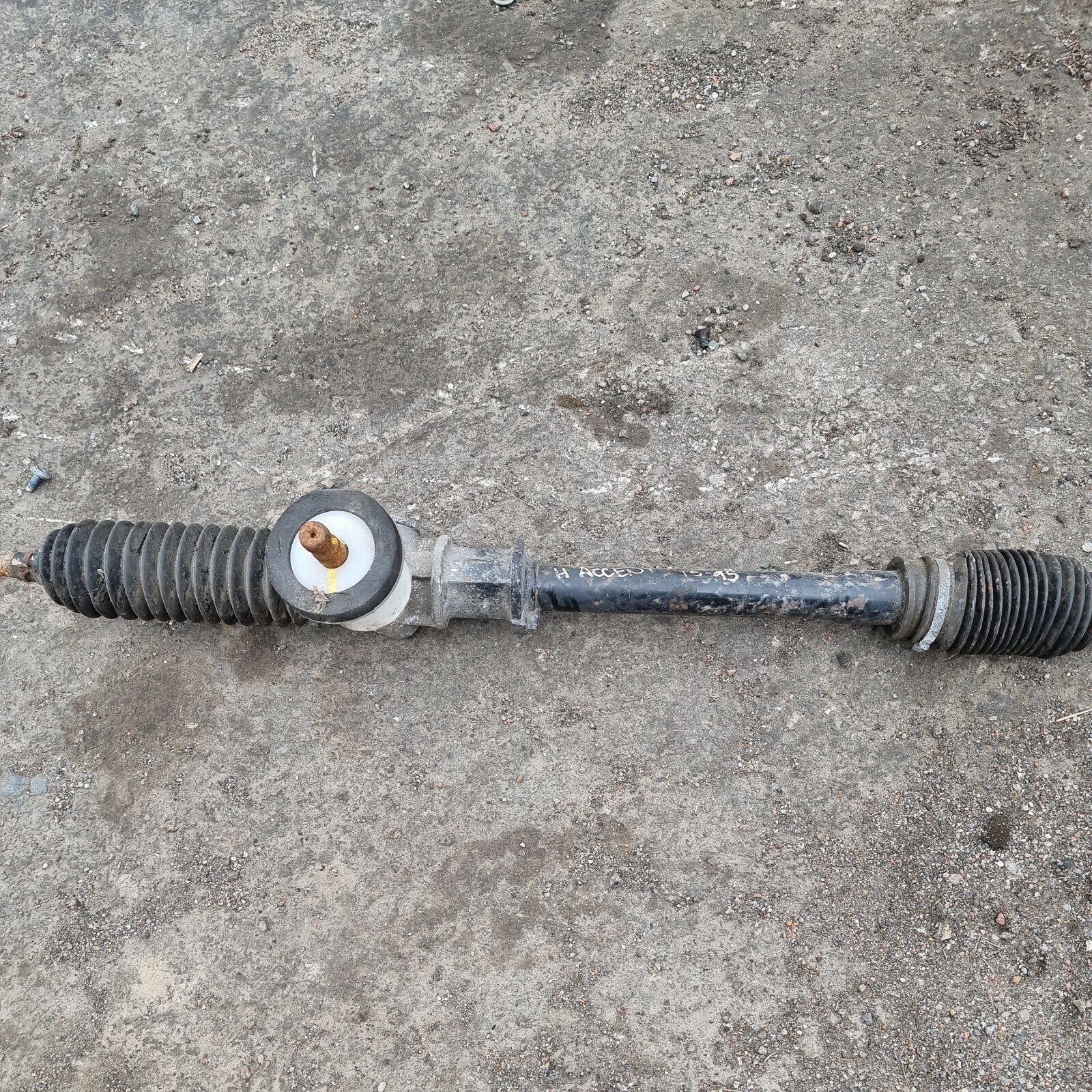 1995 95 HYUNDAI ACCENT POWER STEERING RACK COMPLETE 1.5