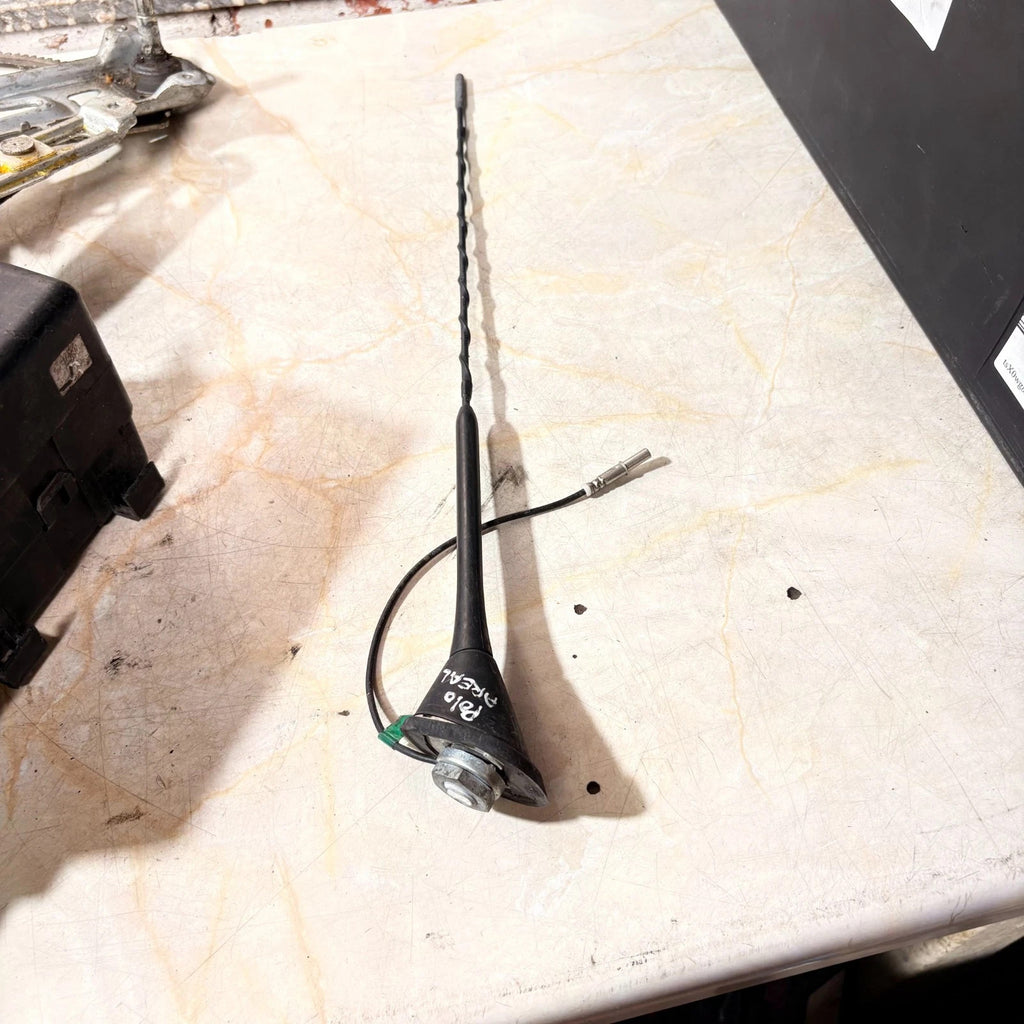 VW Polo 6R MK5 ROOF ANTENNA AMPLIFIER AERIAL & STICK