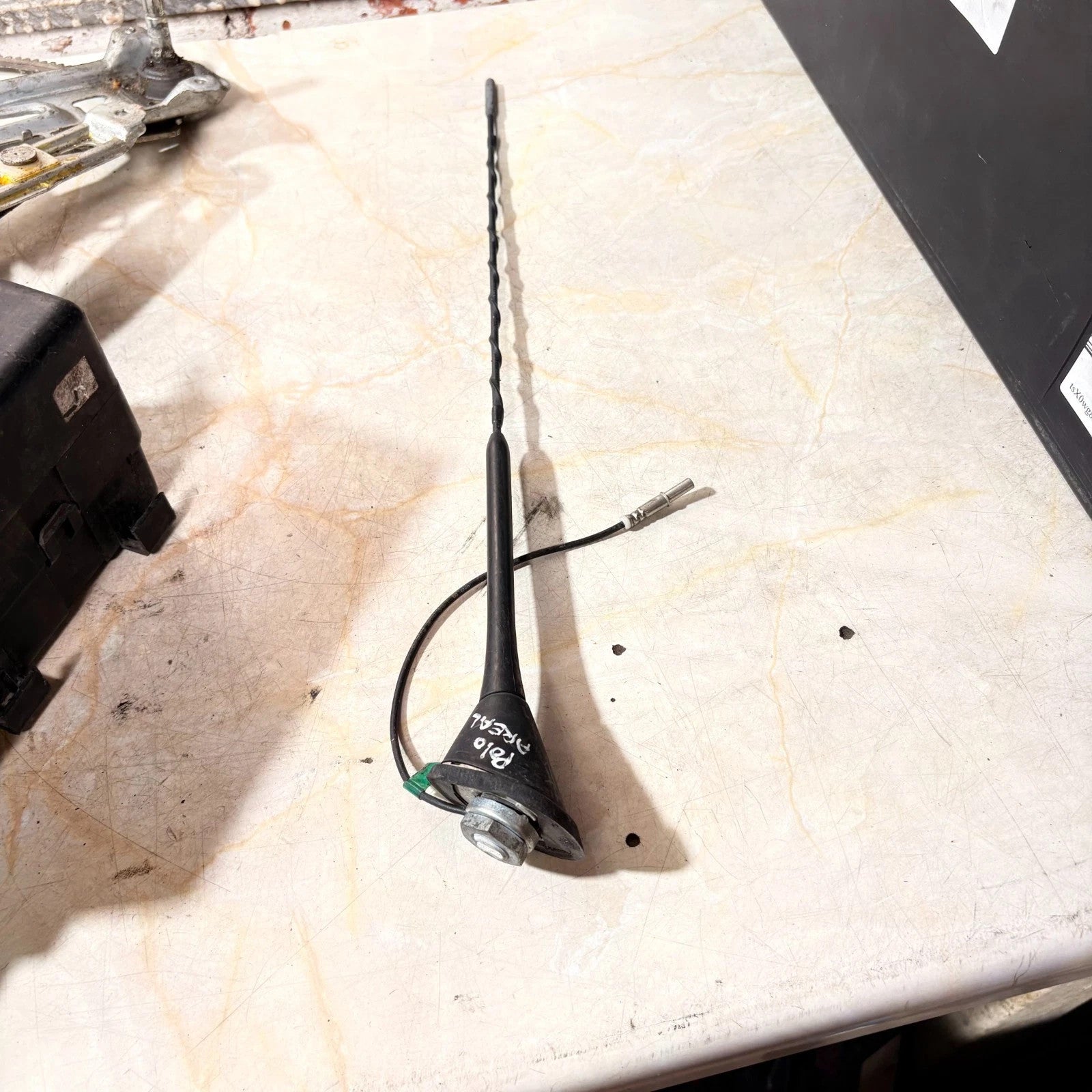 VW Polo 6R MK5 ROOF ANTENNA AMPLIFIER AERIAL & STICK