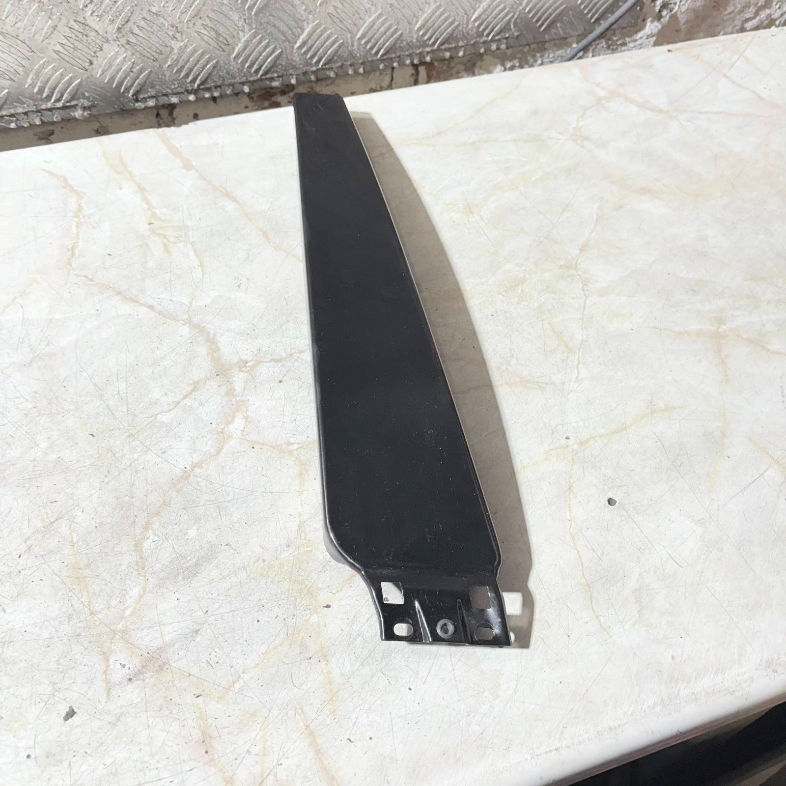 2012 SEAT EXEO DRIVERS SIDE FRONT EXTERIOR DOOR PILLAR TRIM 8E0853290D