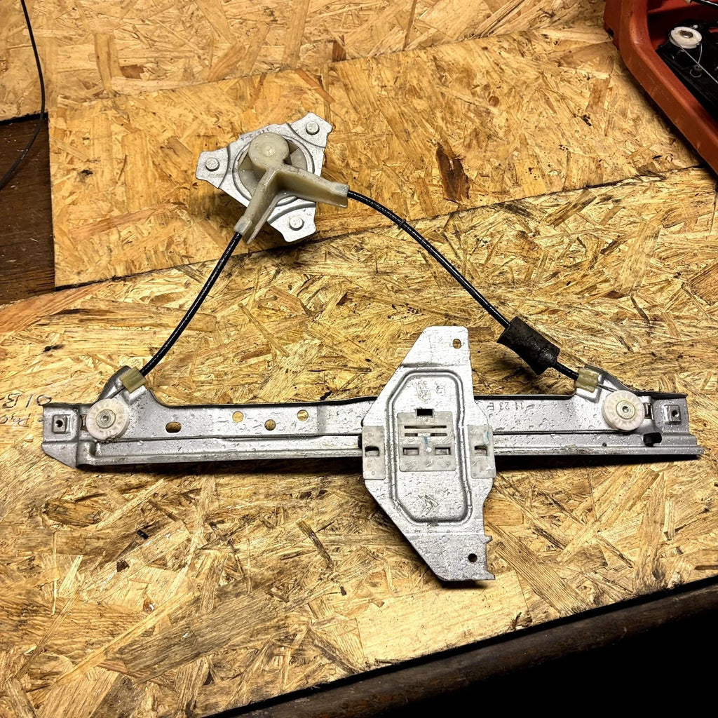 Citroen C3 Mk2 2009-2016 5DR NSR Rear Left Manual Window Regulator 9683129080