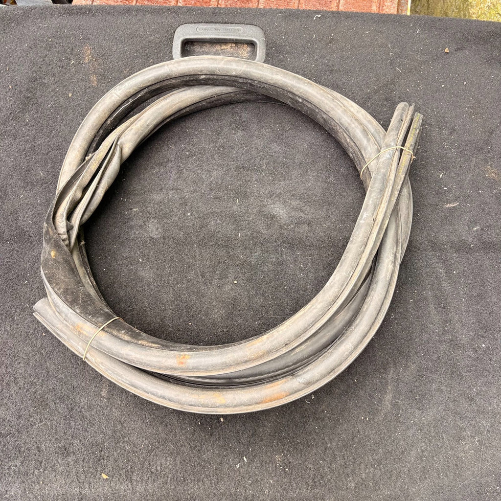 JAGUAR XE X760 2015-2022 REAR LEFT N/S REAR DOOR RUBBER SEAL GX73-253A10-A