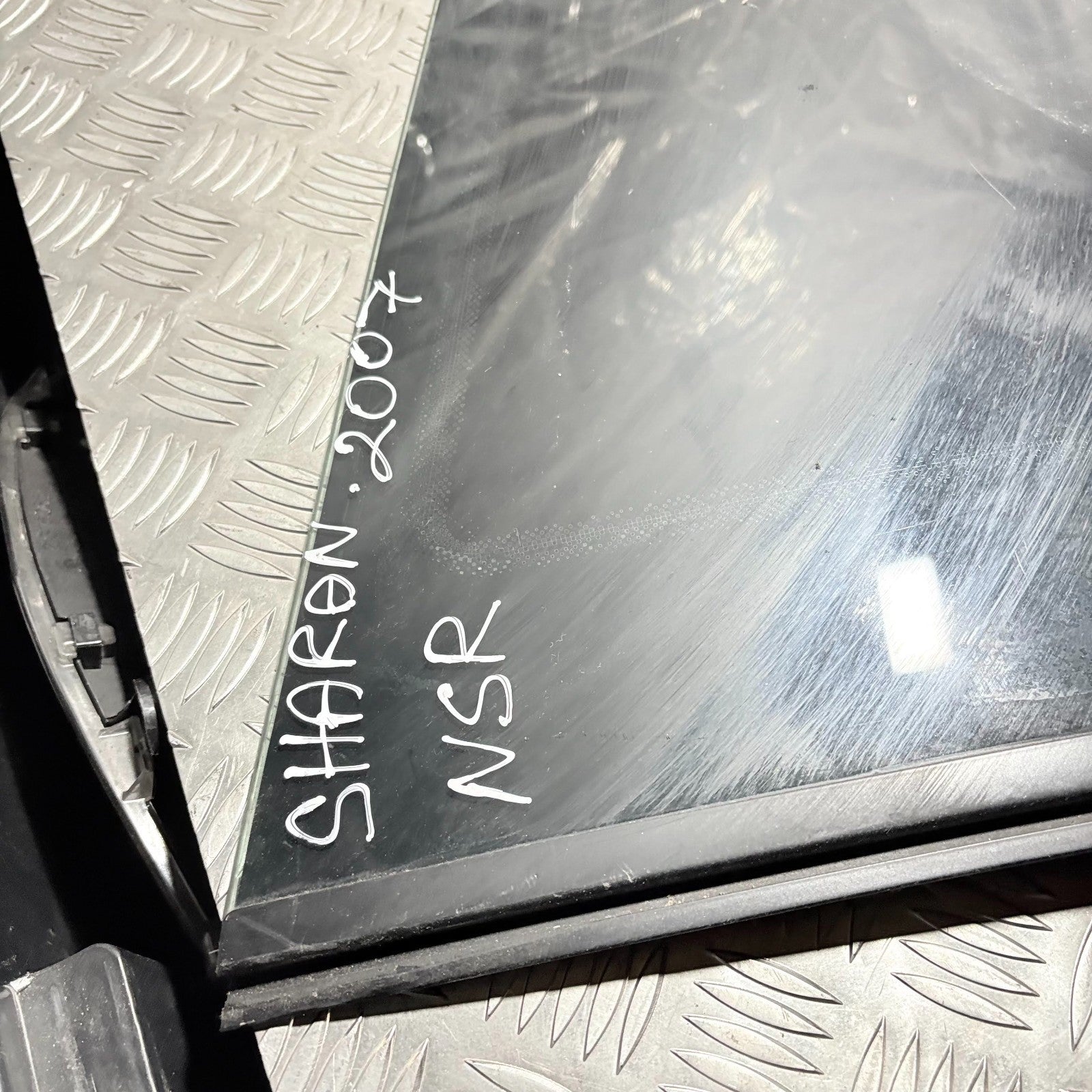 VW SHARAN DOOR WINDOW GLASS REAR LEFT SIDE TINTED 43R001100 1995-2010