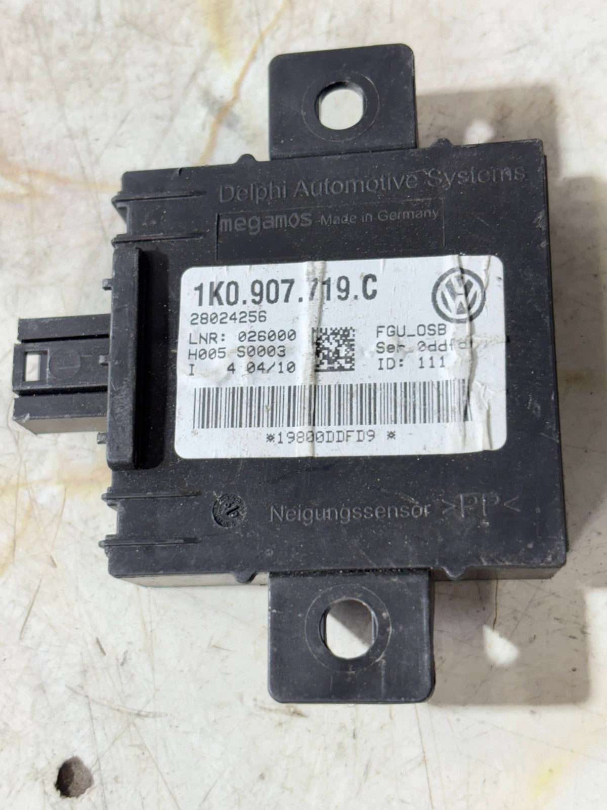Audi A3 S3 8P 2010 Alarm control unit module 1K0907719C 19800DDFD9
