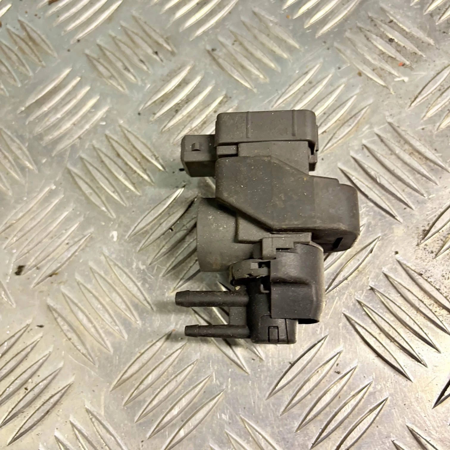 NISSAN VAUXHALL RENAULT TURBO BOOST VACUUM SOLENOID VALVE DIESEL 149566215R