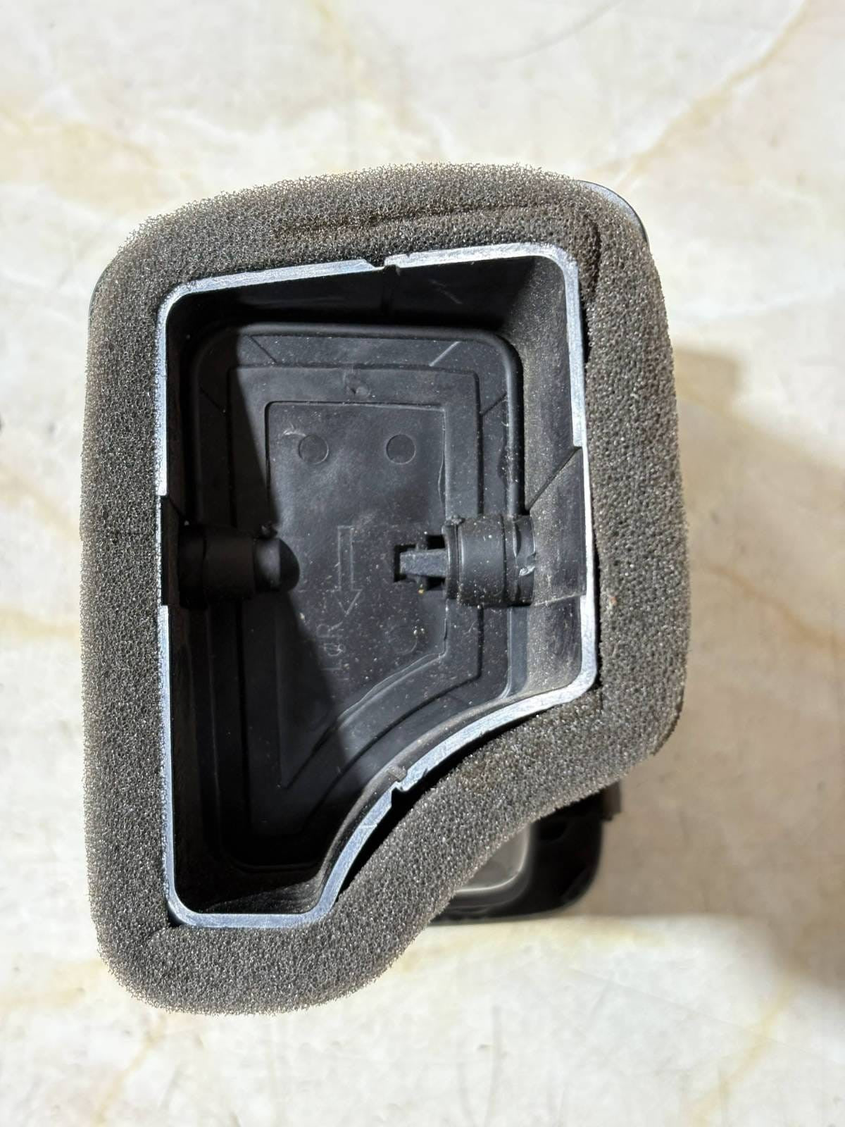 VW Golf Mk 6 Dashboard Drivers Side Right Air vent 5K0819704K 5K0819710D 2009