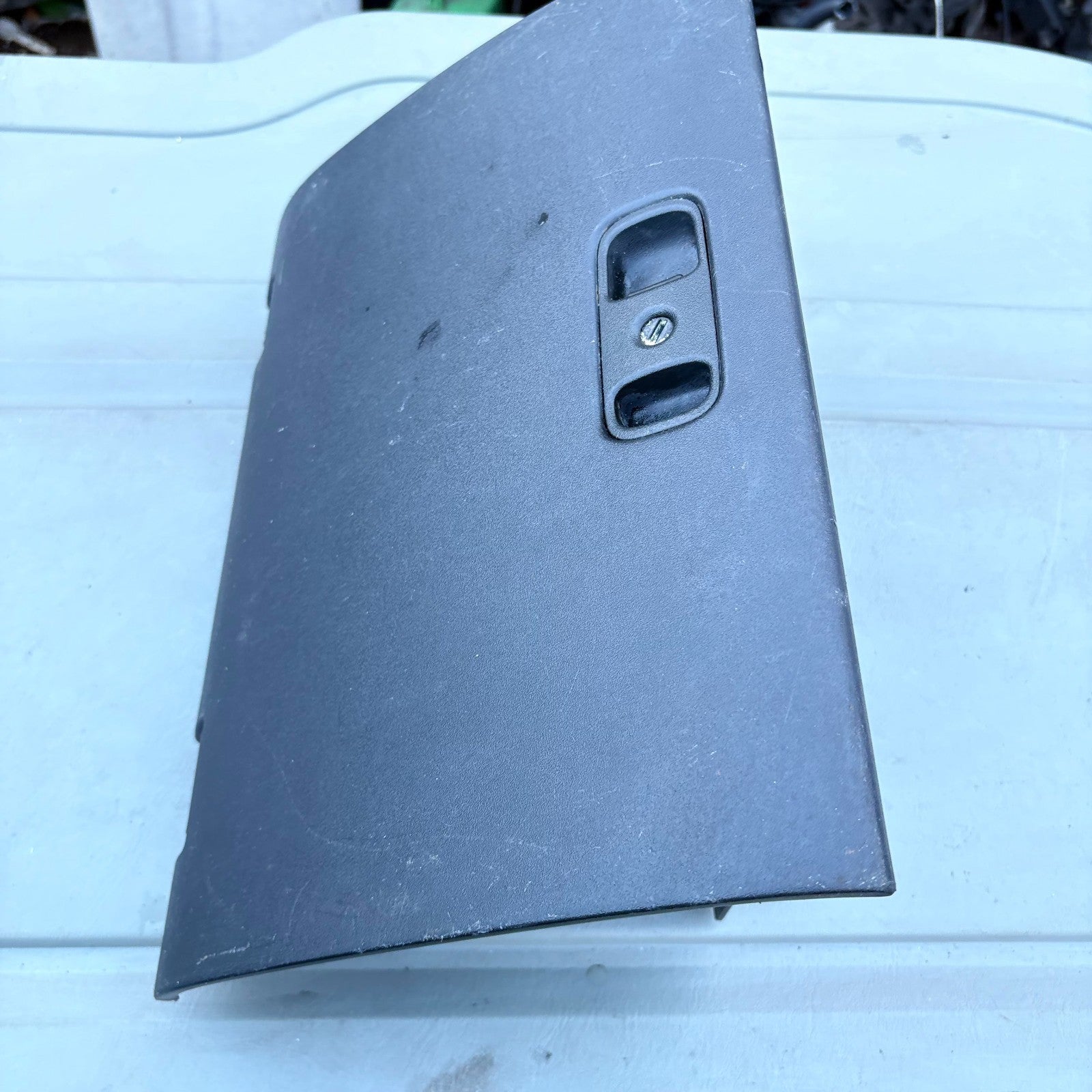 Mitsubishi Shogun Pajero Mk3 09-1999 to 09-2006 Glove Box MR402403