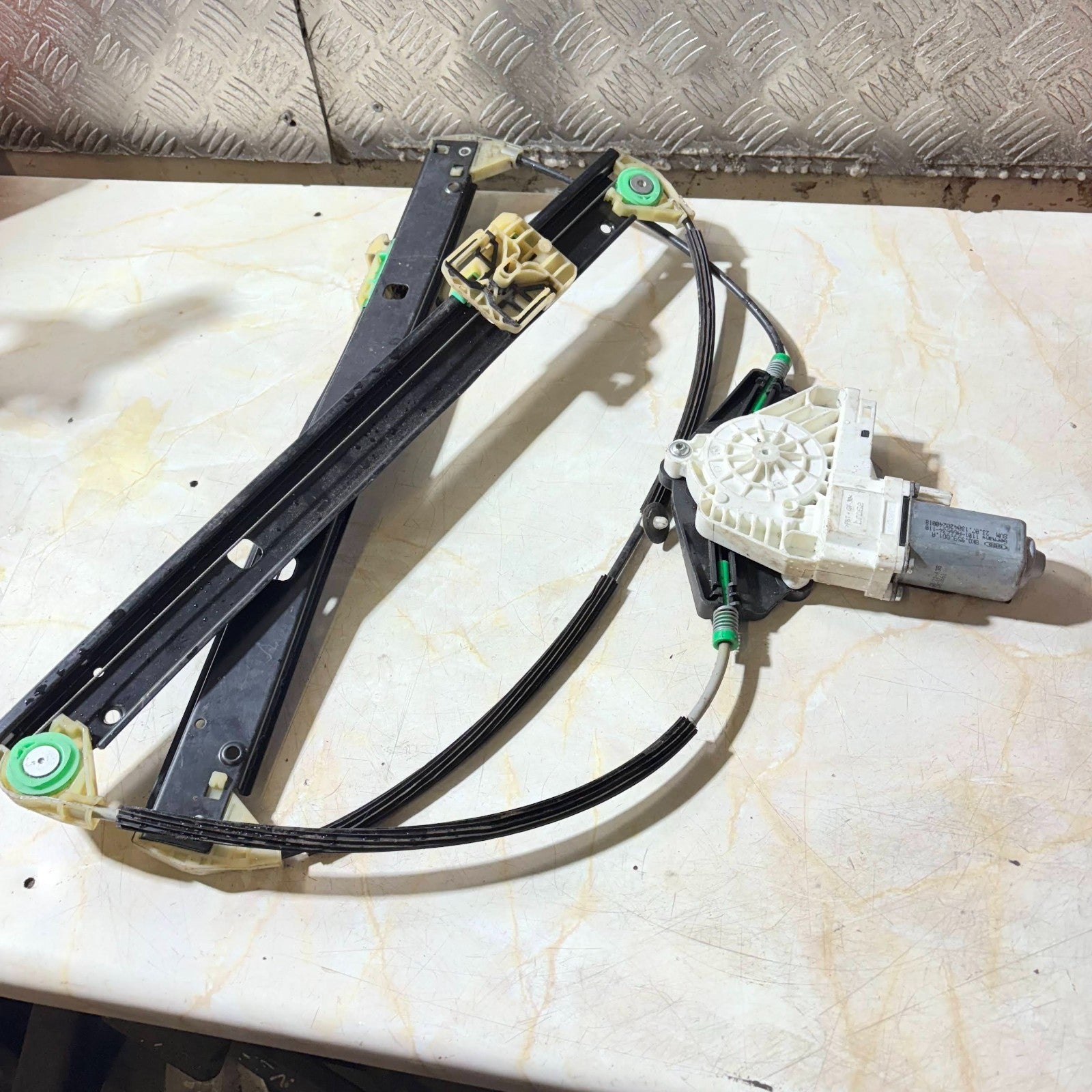 AUDI A4 2014 WINDOW REGULATOR FRONT LEFT PASSENGER SIDE 8K0 837 461