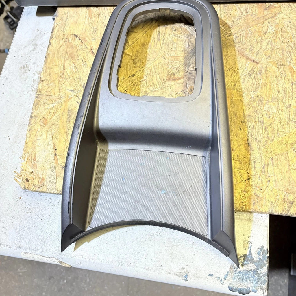 KIA SOUL CENTRE CONSOLE GEARSTICK SURROUND TRIM PANEL 84651-2K900 2010