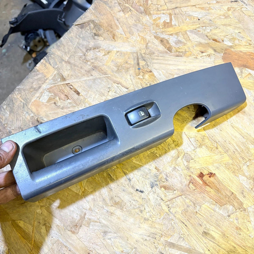 KIA SORENTO DOOR ELECTRIC WINDOW SWITCH LEFT FRONT N/S/F