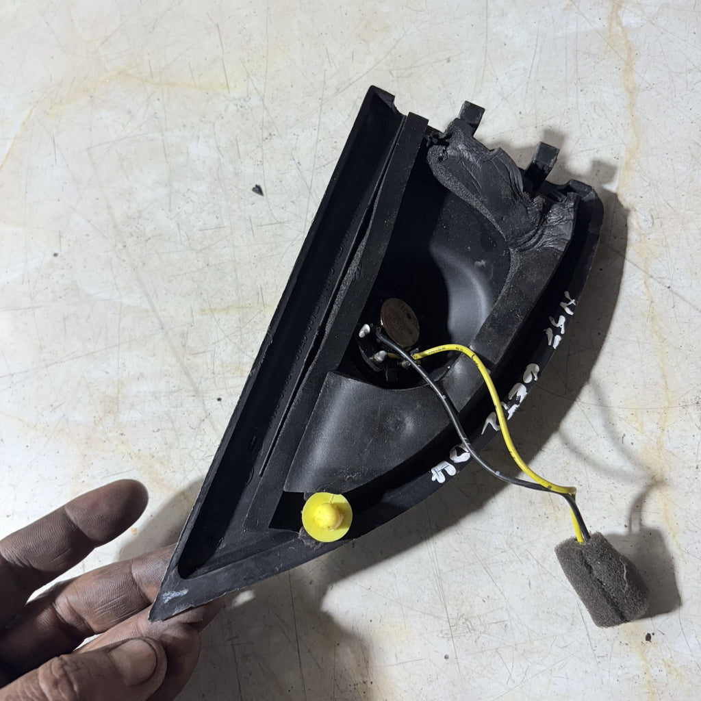 Hyundai Getz TB Front Left Mirror Triangle Tweeter Speaker Cover Trim 2002-2011