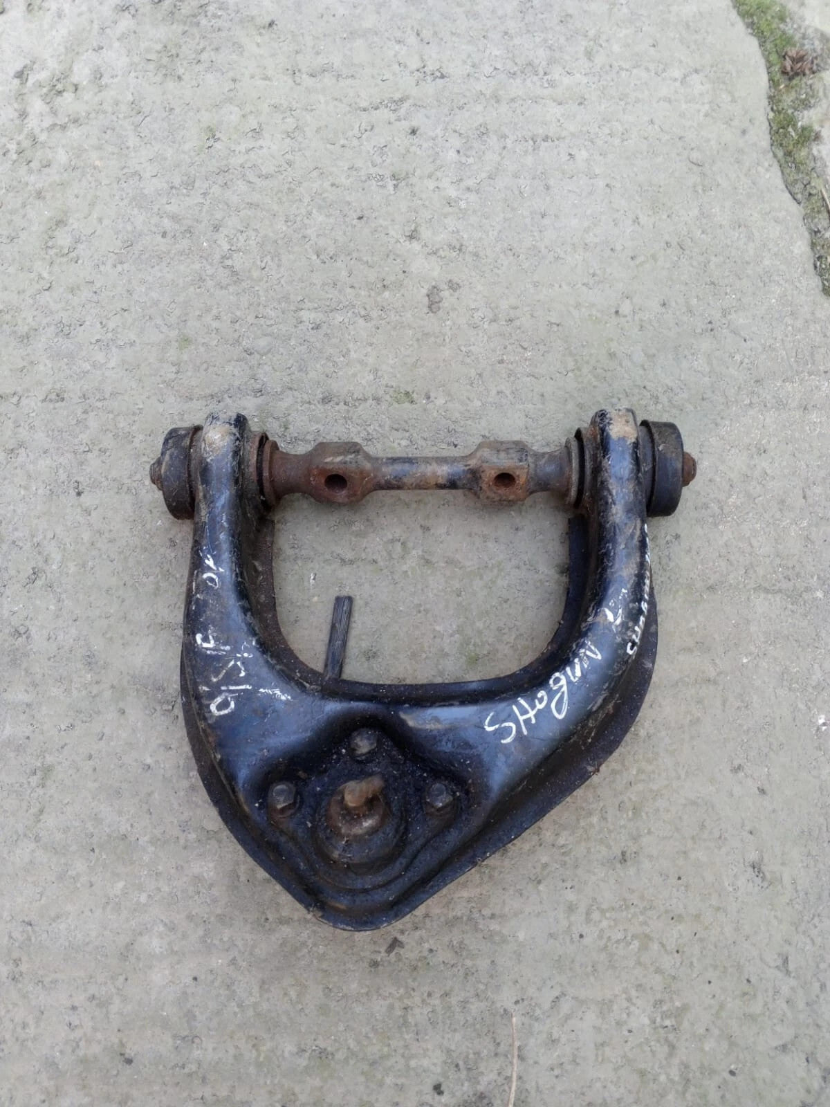 Mitsubishi Shogun Pajero Mk3 2000-2006 Front Right Upper Control Arm MB241155
