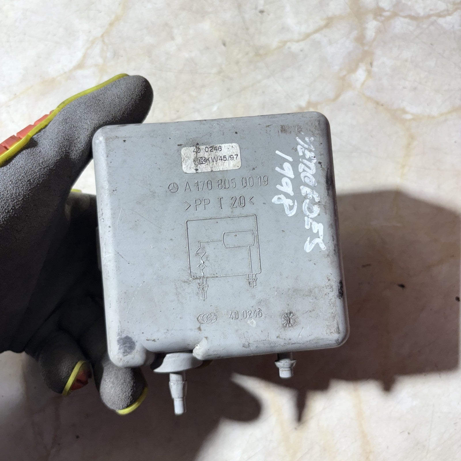 Mercedes SLK R170 SLK230/SLK320/SLK32 AMG Vacuum Tank Central Locking A170805001