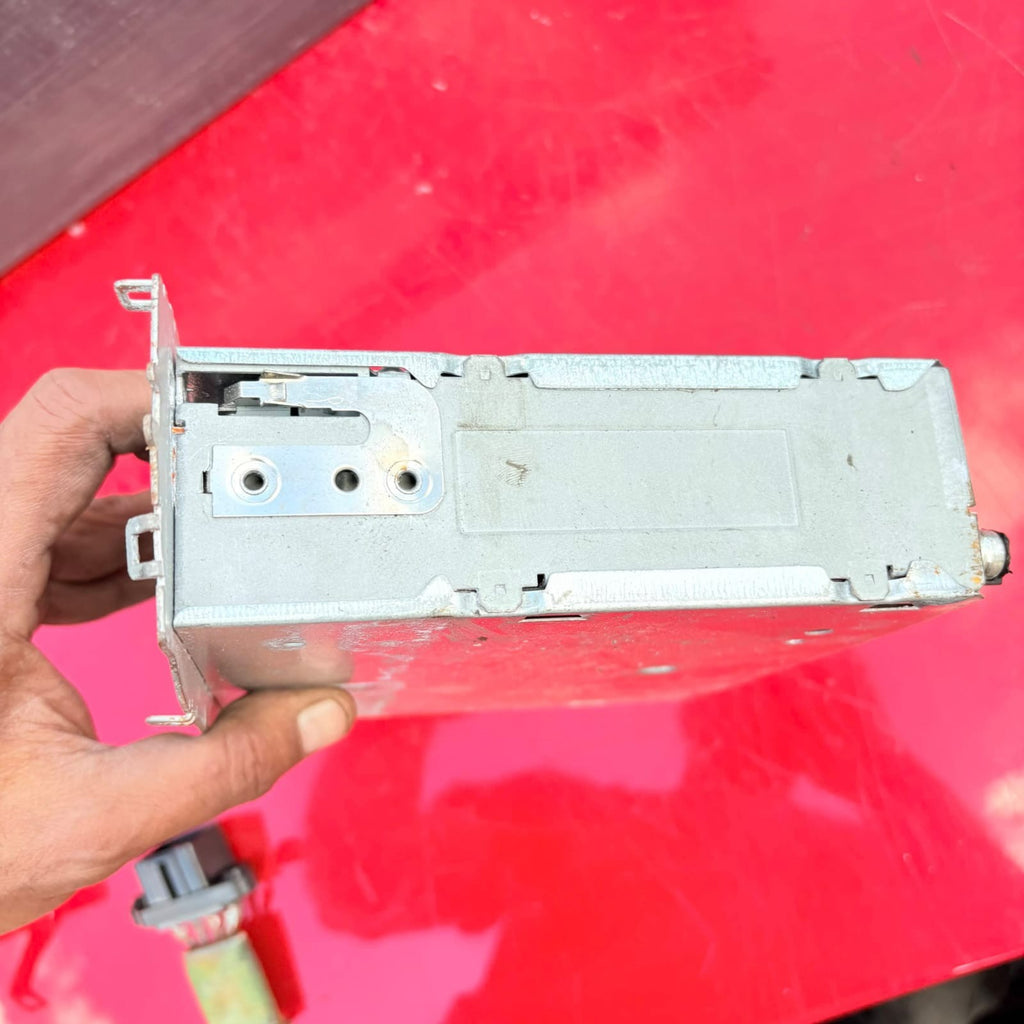 2012 FORD KA 2 RADIO + CD PLAYER-P/N: 7355375770
