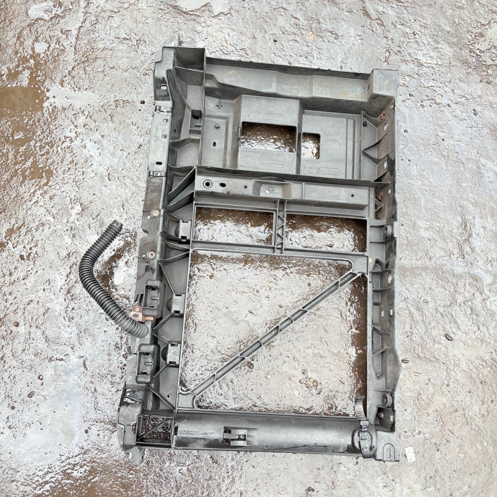 Peugeot 1007 2005 radiator support slam panel 1854680016