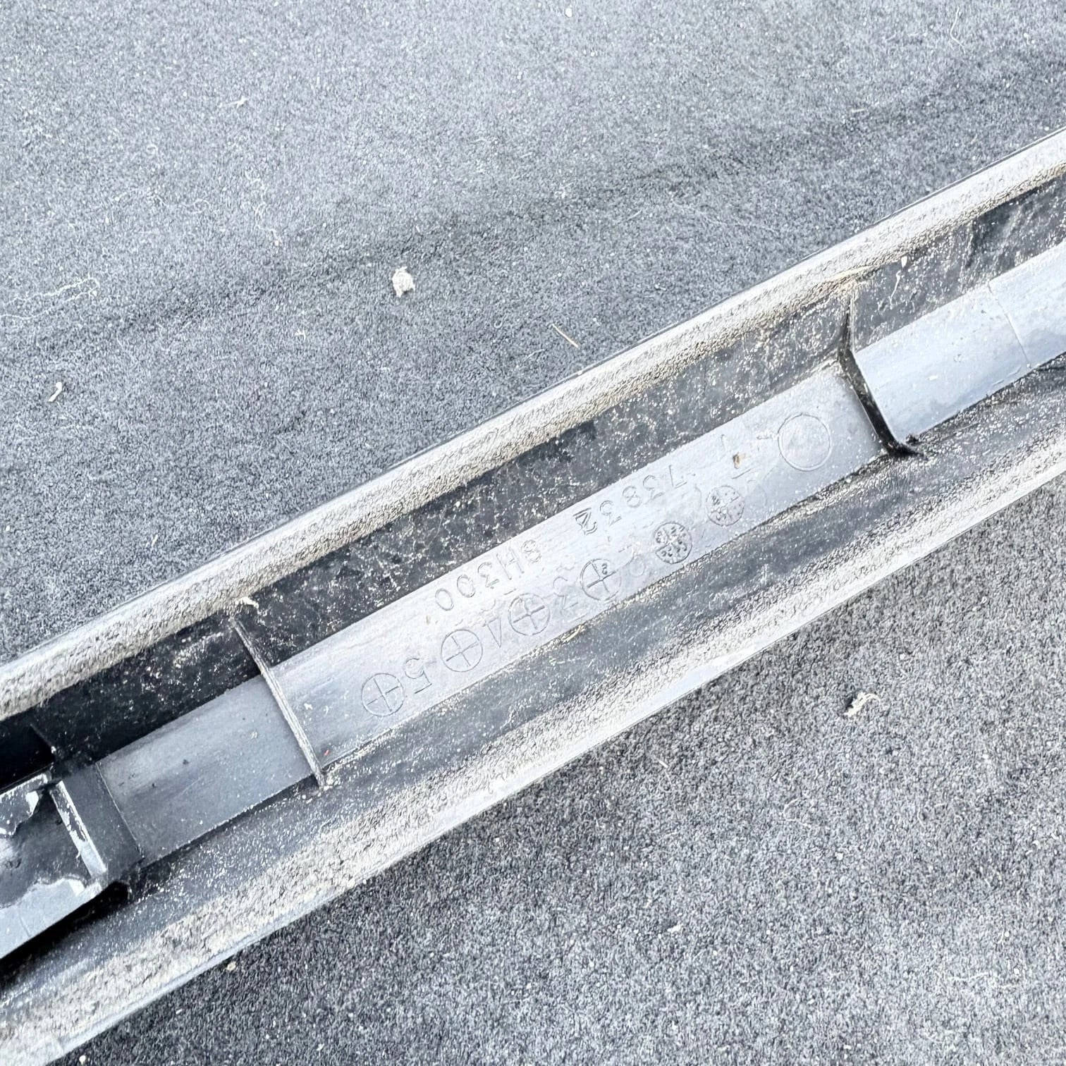 738328H300 Driver Side Roof Bar Nissan X-Trail 0/S 100KW