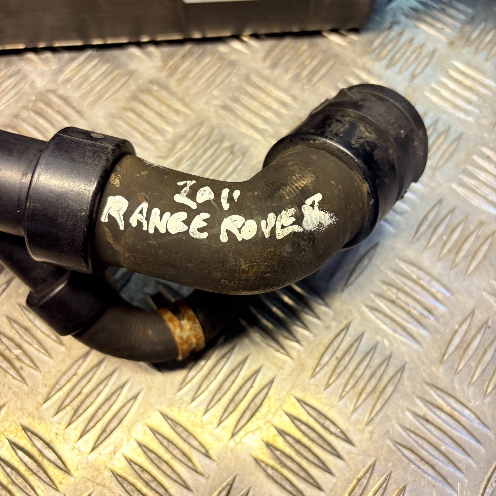 Range Rover 2011 Engine Coolant Pipe Hose S8000163