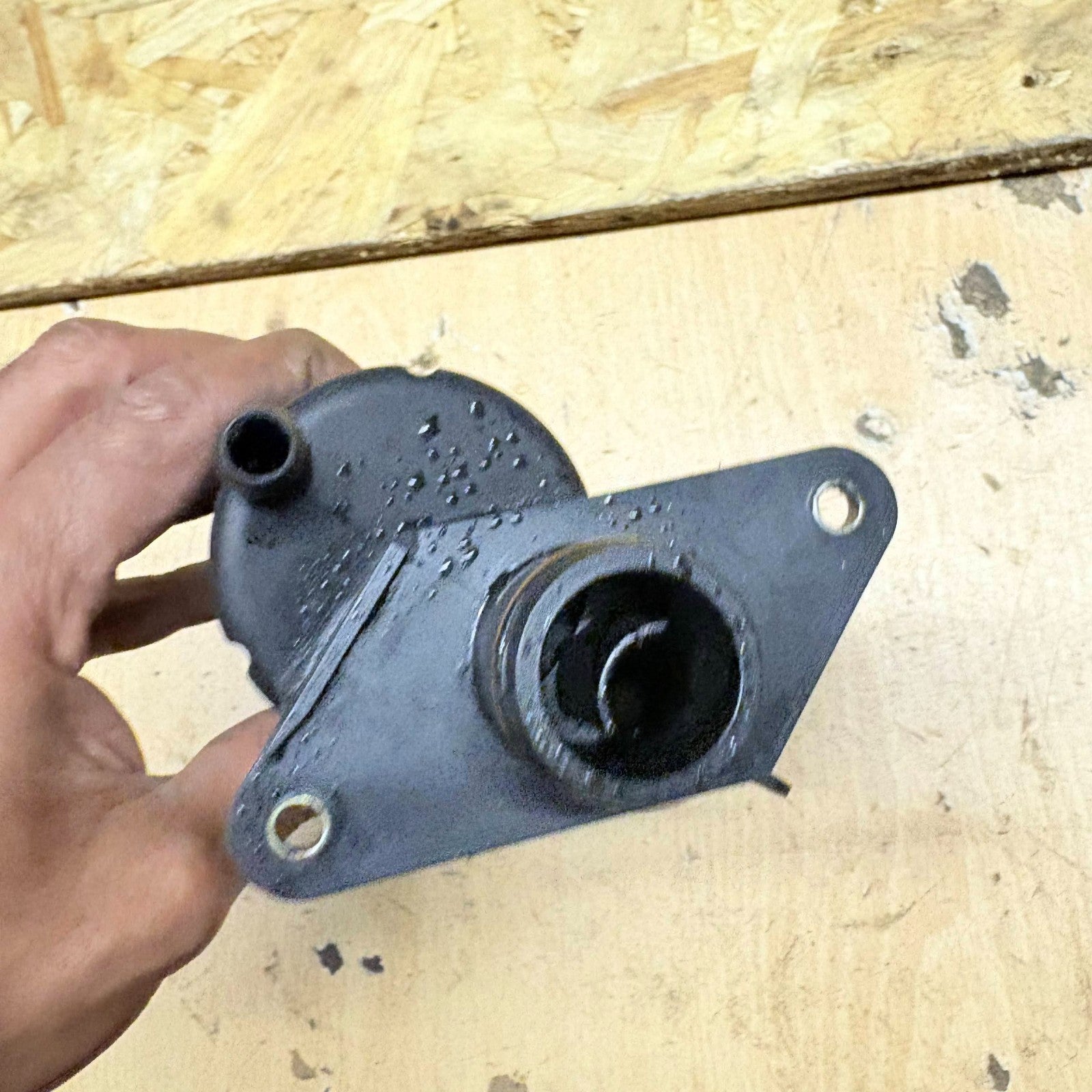 2001-2006 VAUXHALL VIVARO RENAULT TRAFIC 1.9 DCI OIL BREATHER SEPERATOR VALVE
