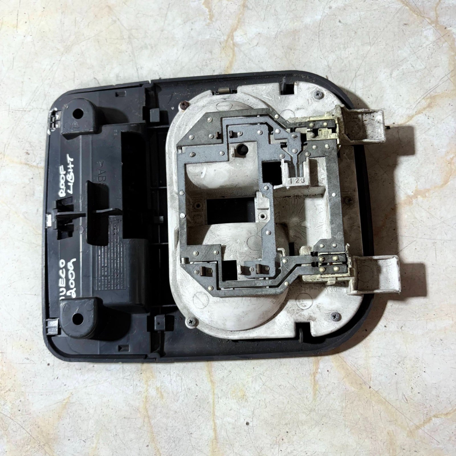 IVECO DAILY MK4 2006-2011 INTERIOR ROOF COURTESY READING LIGHT LAMP