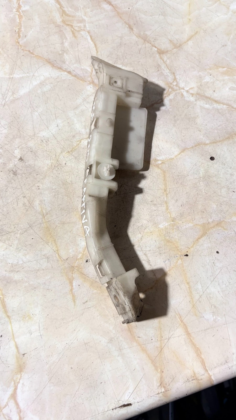 CHEVROLET CAPTIVA 2006-2010 PASSENGER SIDE FRONT LEFT BUMPER COVER SUPPORT RAIL