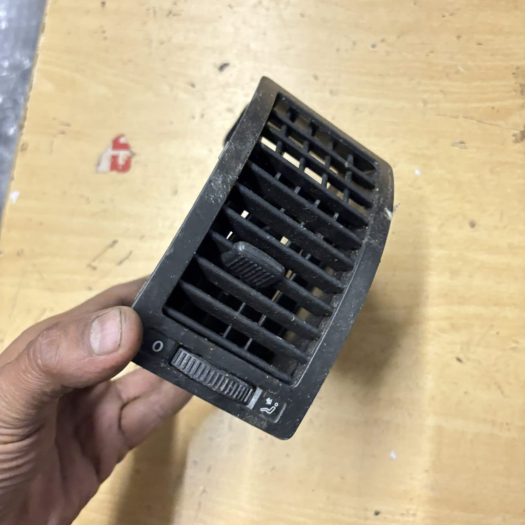 VW Polo 9N3 Driver Front Dashboard Air Vent 2006-2009 6Q0819703