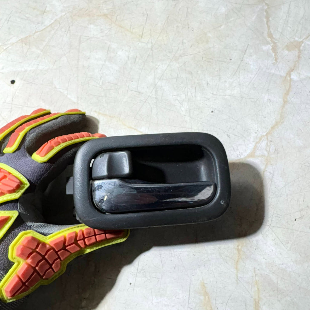 Left Rear Passenger Side Inner Door Handle for NISSAN X-TRAIL 2002