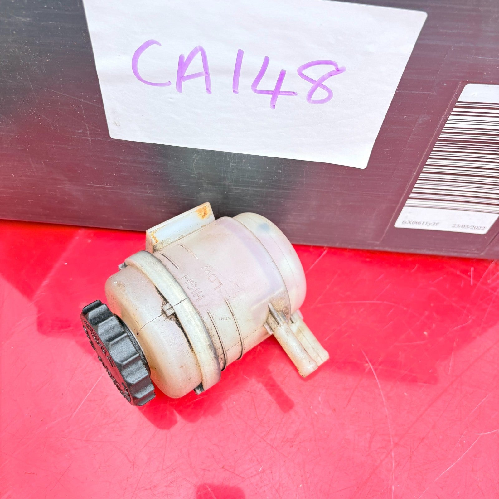 KIA SORENTO POWER STEERING RESERVOIR BOTTLE