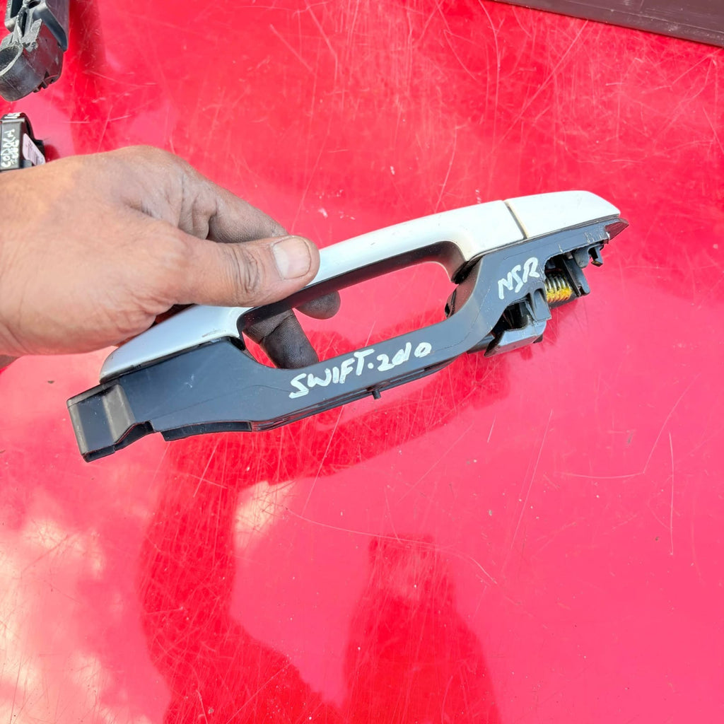 Suzuki Swift VERSO MK3 2010 5DR REAR PASSENGER LEFT EXTERIOR DOOR HANDLE 1G3 NSF