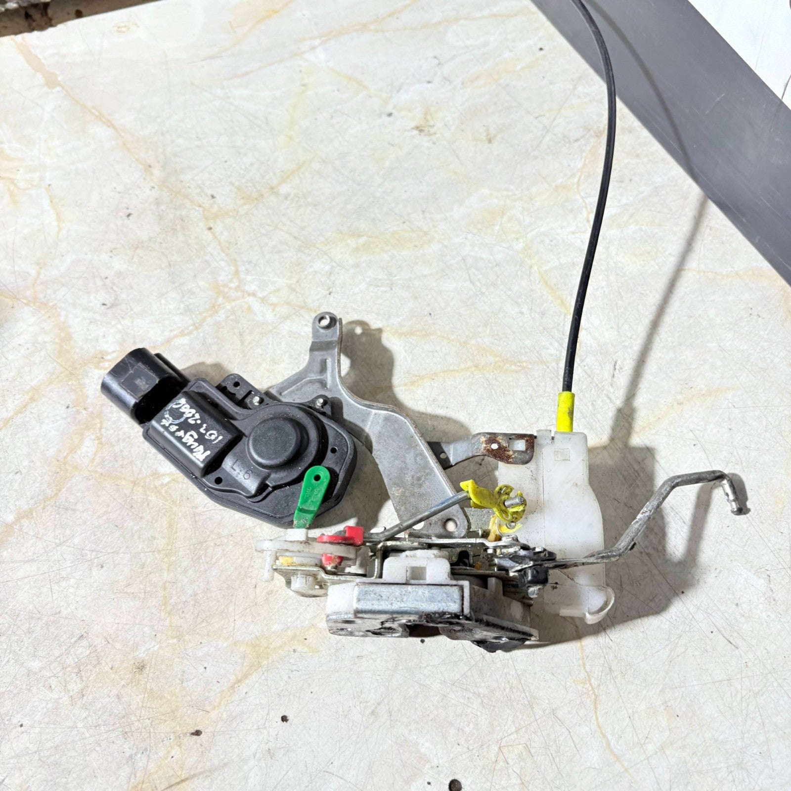 Peugeot 2006 Front Left Door Lock Mechanism