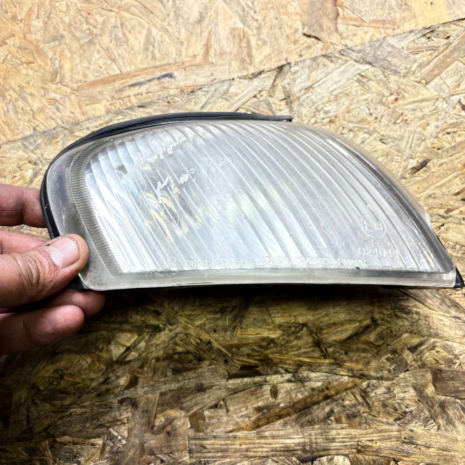 KIA Sephia Drivers side front flasher lamp