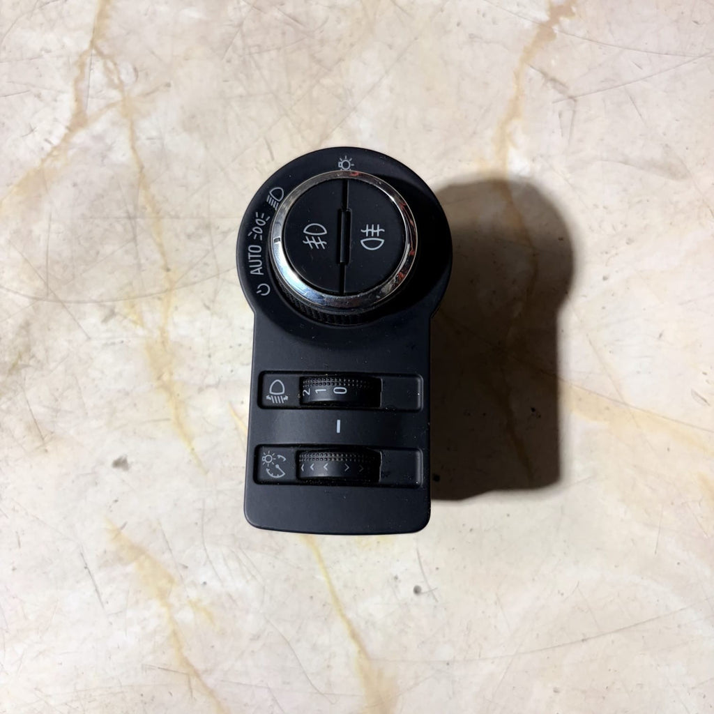 VAUXHALL INSIGNIA 2010 1.8L PETROL Headlight Switch Control On Off 13268694